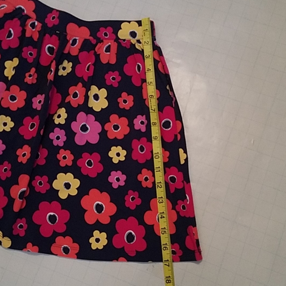 Lands' End Skirt w/ attached shorts, Girl Size 14 - Picture 6 of 6